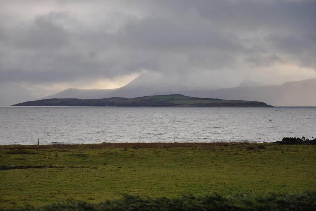 Beautiful Spacious Old Schoolhouse With Stunning Sea Views And Beach Nearby Villa Port Bannatyne Esterno foto